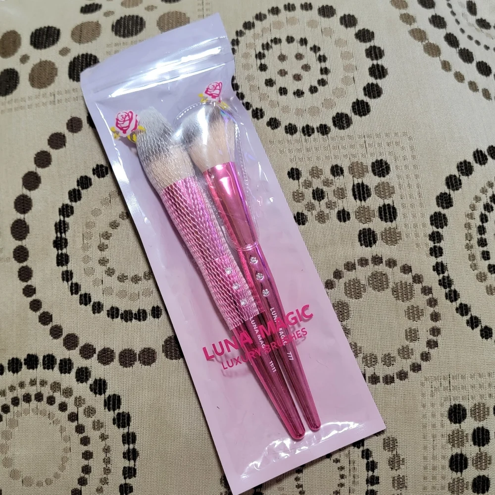 Luna Magic Luxury Duo Face Brushes 2 pc Pink Brush Set